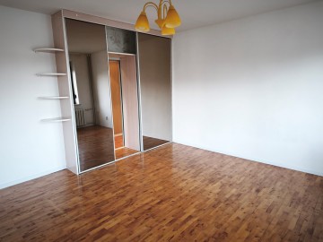 Do wynajęcia kawalerka z balkonem, 1 piętro -os. Chorzeń