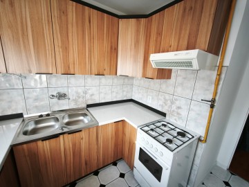 Do wynajęcia kawalerka z balkonem, 1 piętro -os. Chorzeń