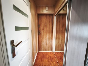 Do wynajęcia kawalerka z balkonem, 1 piętro -os. Chorzeń