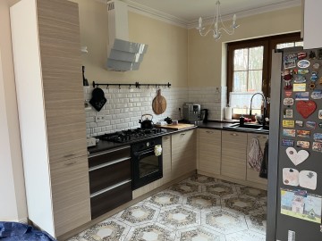 Sprzedam meble kuchenne + sprzęt AGD.