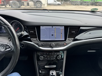 Opel Astra 1.4 BENZYNA Klimatronik Nawigacja Kamera Ledy HAK