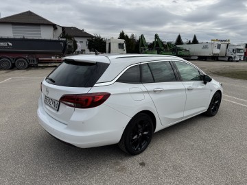Opel Astra 1.4 BENZYNA Klimatronik Nawigacja Kamera Ledy HAK