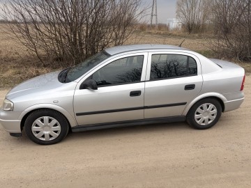 SPRZEDAM SAMOCH&Oacute;D OPEL ASTRA G 2004 R. 1,4 BENZYNA