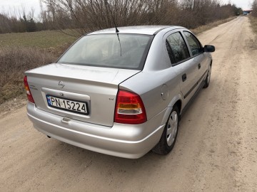 SPRZEDAM SAMOCH&Oacute;D OPEL ASTRA G 2004 R. 1,4 BENZYNA