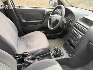 SPRZEDAM SAMOCH&Oacute;D OPEL ASTRA G 2004 R. 1,4 BENZYNA