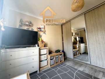 Na sprzedaż 2-pokojowe mieszkanie na 1 piętrze os. Chorzeń