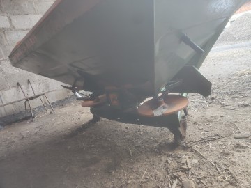 Sprzedam rozsiewacz nawozu Amazone