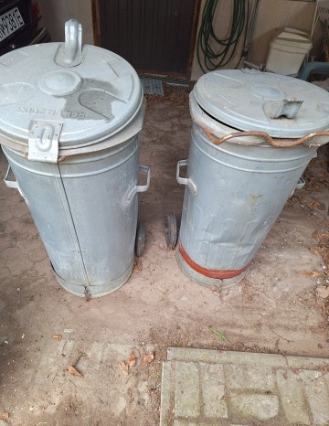 śrutownik, silnik elektr., kosze metalowe, żyrandole, lampa