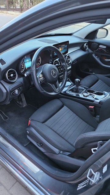 MERCEDES-BENZ Klasa-C , lakier w oryginale, niski przebieg.
