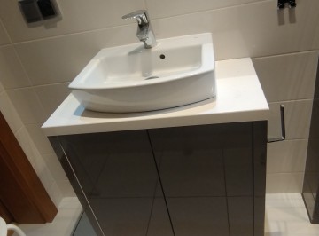 Szafka+umywalką+bateria