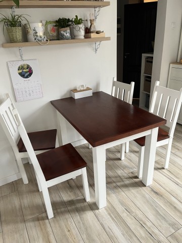 Sprzedam st&oacute;ł dębowy i krzesla