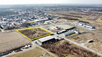 Atrakcyjny teren inwestycyjny w kompleksie zab. komercyjnej