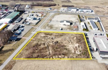 Atrakcyjny teren inwestycyjny w kompleksie zabudowy komercyj ...