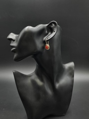 Złote kolczyki z koralem  Pr&oacute;ba 585  Waga 4.40 gram  Cena 20