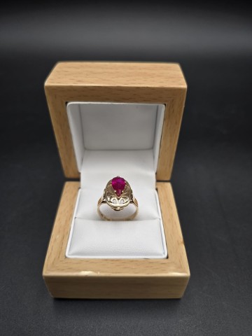 Złoty pierścionek  Pr&oacute;ba 585  Waga 4.35 gram  Rozmiar 12  Ce