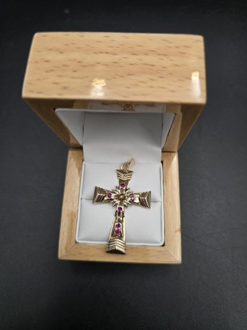 Złota zawieszka 585  Pr&oacute;ba 585  Waga 4.40 gram  Wysokość bez