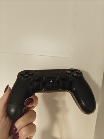 KONSOLA PLAYSTATION 4 SLIM PS4