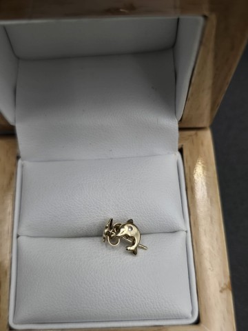 Złote kolczyki  Pr&oacute;ba 333 Waga 0.35 gram Cena 90 zł  Centrum