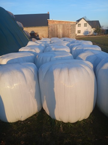 Sprzedam sianokiszonkę siano i słomę