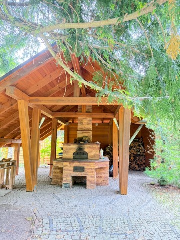 Wyjątkowa rezydencja z dużym ogrodem i kortem tenisowym