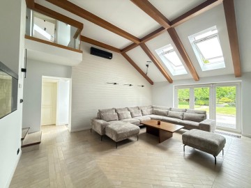 Wyjątkowa rezydencja z dużym ogrodem i kortem tenisowym