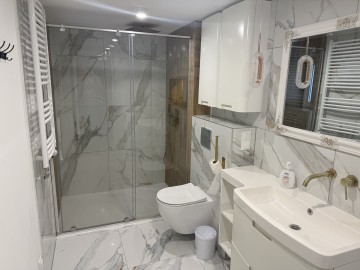 Do wynajęcia parter domu, wysoki standard, taras, parking