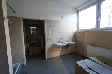 Na sprzedaż hala + grunt - Genowefa gm. Krzym&oacute;w