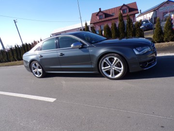 AUDI S8 4.0 BENZ FUL OPCJA