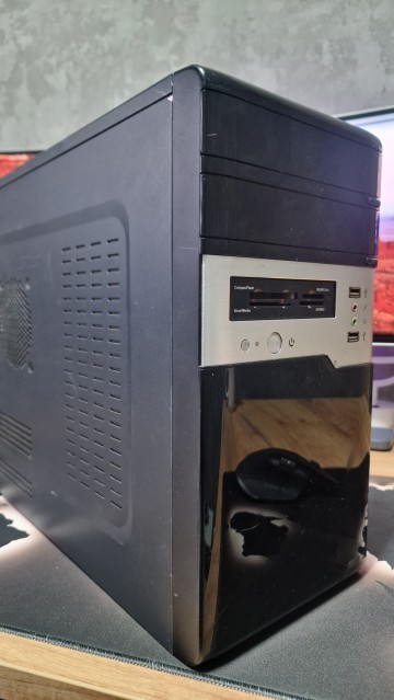Komputer stacjonarny 4GB RAM / Windows 7 / sprawny / gotowy