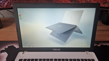 ASUS X551M / 4GB RAM / 500GB / Windows 8 / sprawny