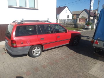 Opel Astra  kombi  Benzyna- Gaz  2000 zł  igiełka   do jazdy