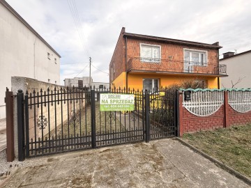 Całe piętro domu z garażem 30 m2 (kanał, siła) &ndash; Kłodawa