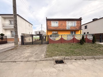 Całe piętro domu z garażem 30 m2 (kanał, siła) &ndash; Kłodawa