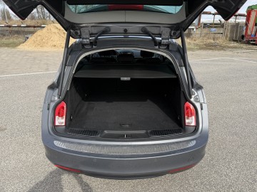 Opel Insignia 1.6 BENZYNA Klimatronik Nawigacja Kamera Ledy