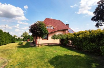 Oszczędny w eksploatacji dom, dwa garaże, duża, zagospodarow ...