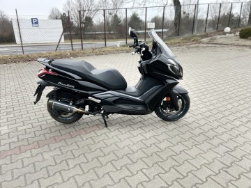 Sprzedam maxi skuter Kymco new downtown 125