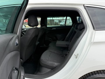 Opel Astra 1.4 BENZYNA Klimatronik Nawigacja Kamera Ledy