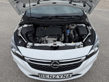 Opel Astra 1.4 BENZYNA Klimatronik Nawigacja Kamera Ledy
