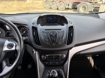 Ford Kuga 1.5 BENZYNA Klimatronik Tempomat Pakiet Zimowy