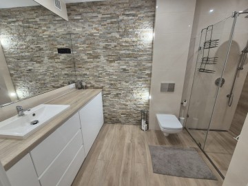 Przestronne, 2 pokojowe mieszkanie po remoncie, pow. 62.8m2