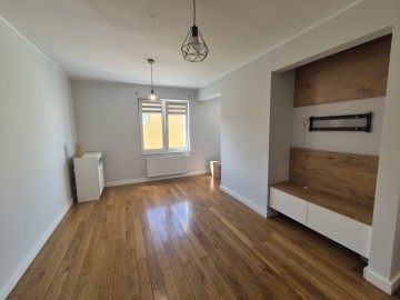 Przestronne, 2 pokojowe mieszkanie po remoncie, pow. 62.8m2