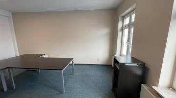 Umeblowany lokal usługowo -biurowy -1 piętro -Plac Wolności