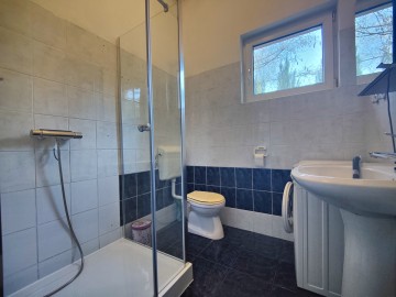 Urokliwa posesja bezpośrednio nad Jeziorem Ślesińskim