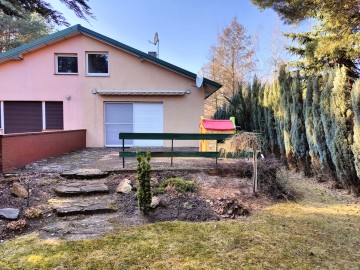 Urokliwa posesja bezpośrednio nad Jeziorem Ślesińskim