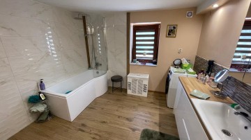 Sprzedam dom piętrowy po generalnym remoncie-gm. Krzym&oacute;w