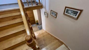 Sprzedam dom piętrowy po generalnym remoncie-gm. Krzym&oacute;w