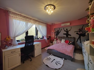 Przestronny dom, 6 sypialni, energooszczędny, przy lesie