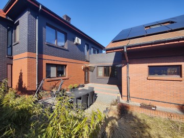 Przestronny dom, 6 sypialni, energooszczędny, przy lesie