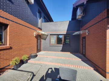 Przestronny dom, 6 sypialni, energooszczędny, przy lesie