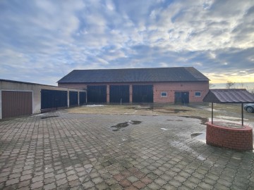 Na sprzedaż gospodarstwo rolne z domem i zabudowaniami gosp.